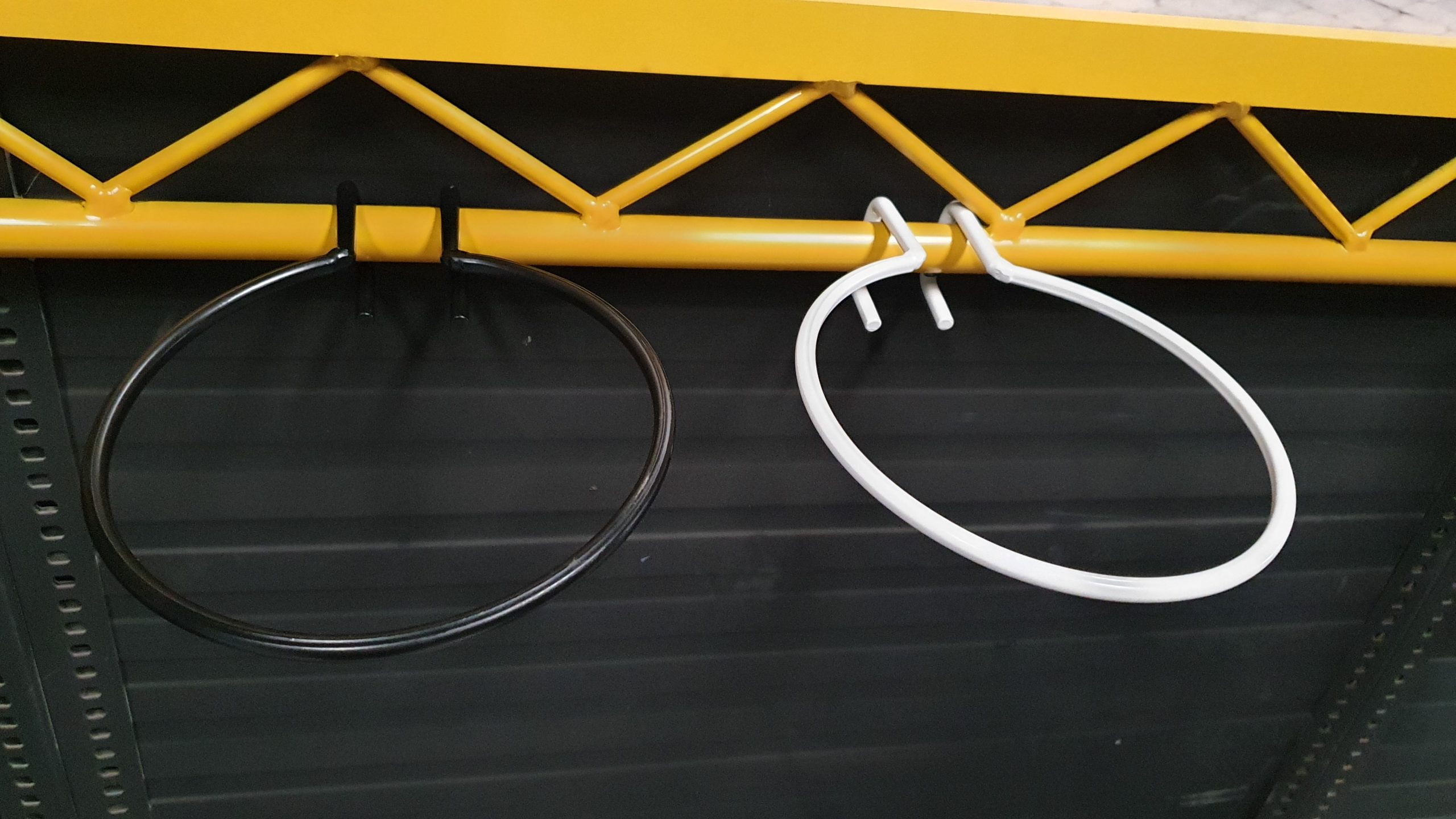 Soporte macetero para plantas en balcón