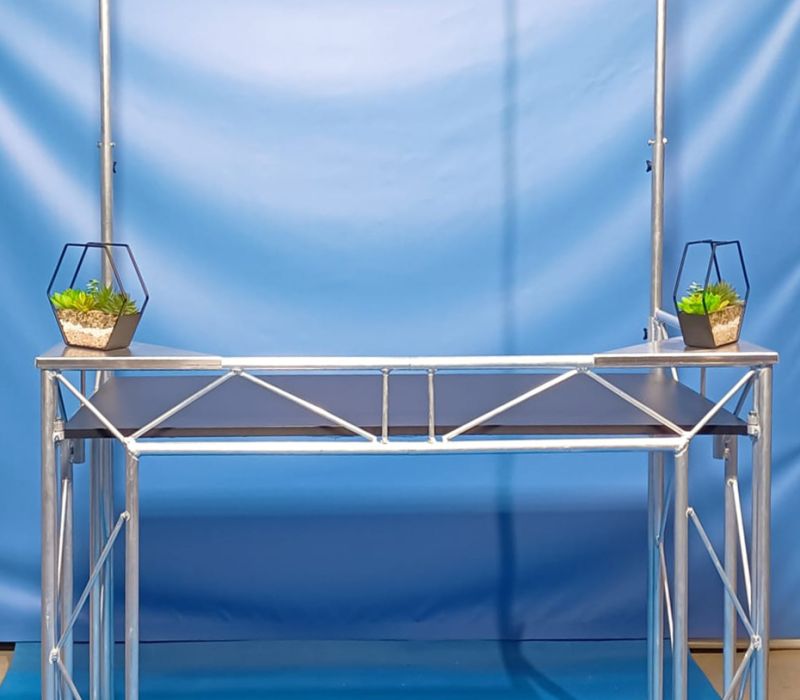 mesa_DJ_con_puente_de_luces_Desmontable